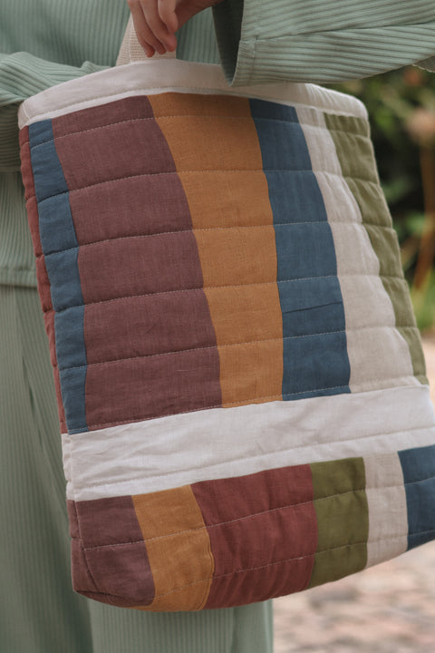 patchwork-quilted-tote-summer-hues
