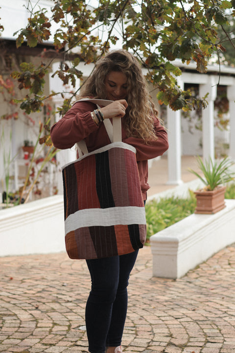 patchwork-quilted-tote-warm-hues